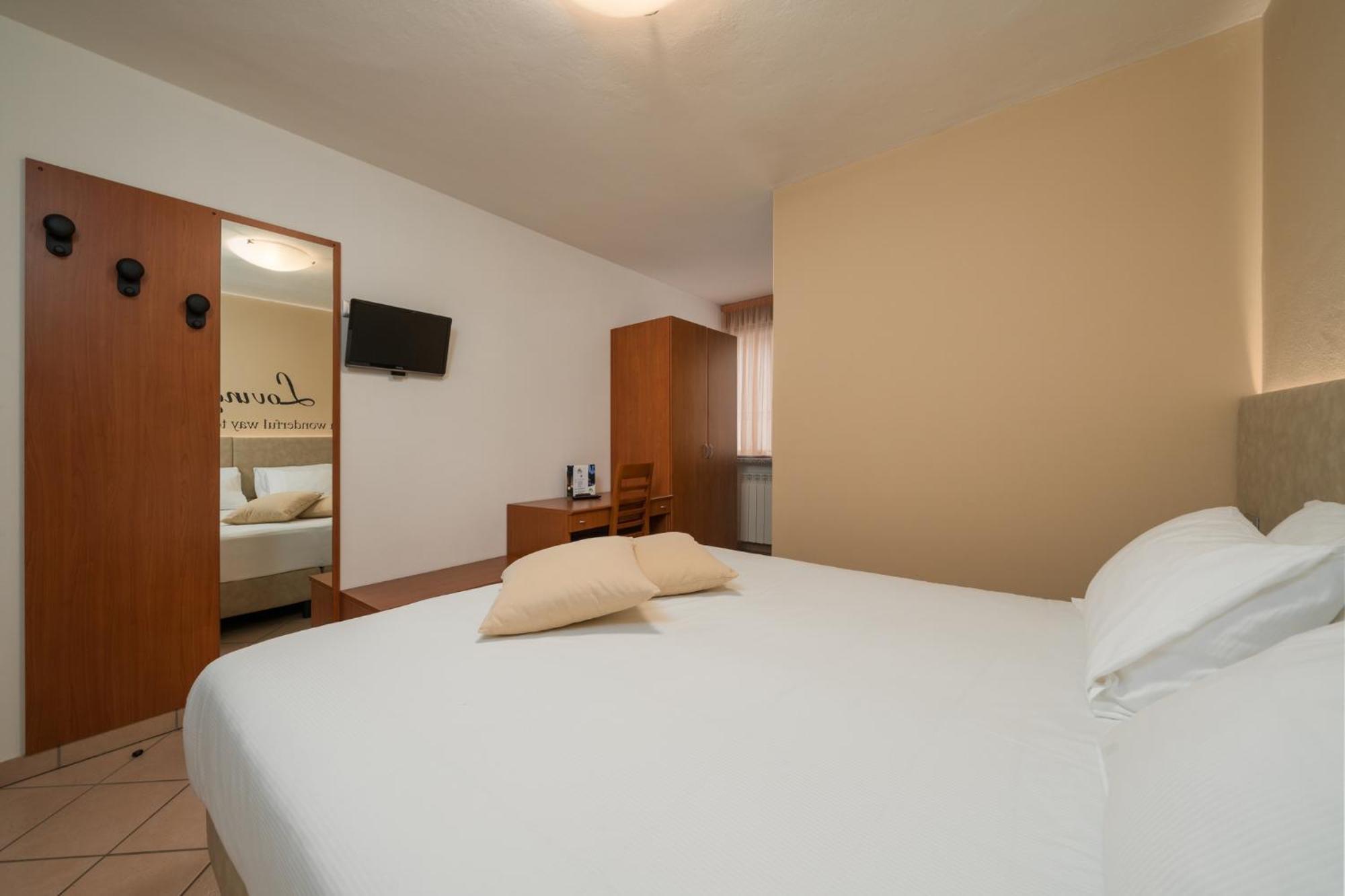 Oasi Hotel 3*