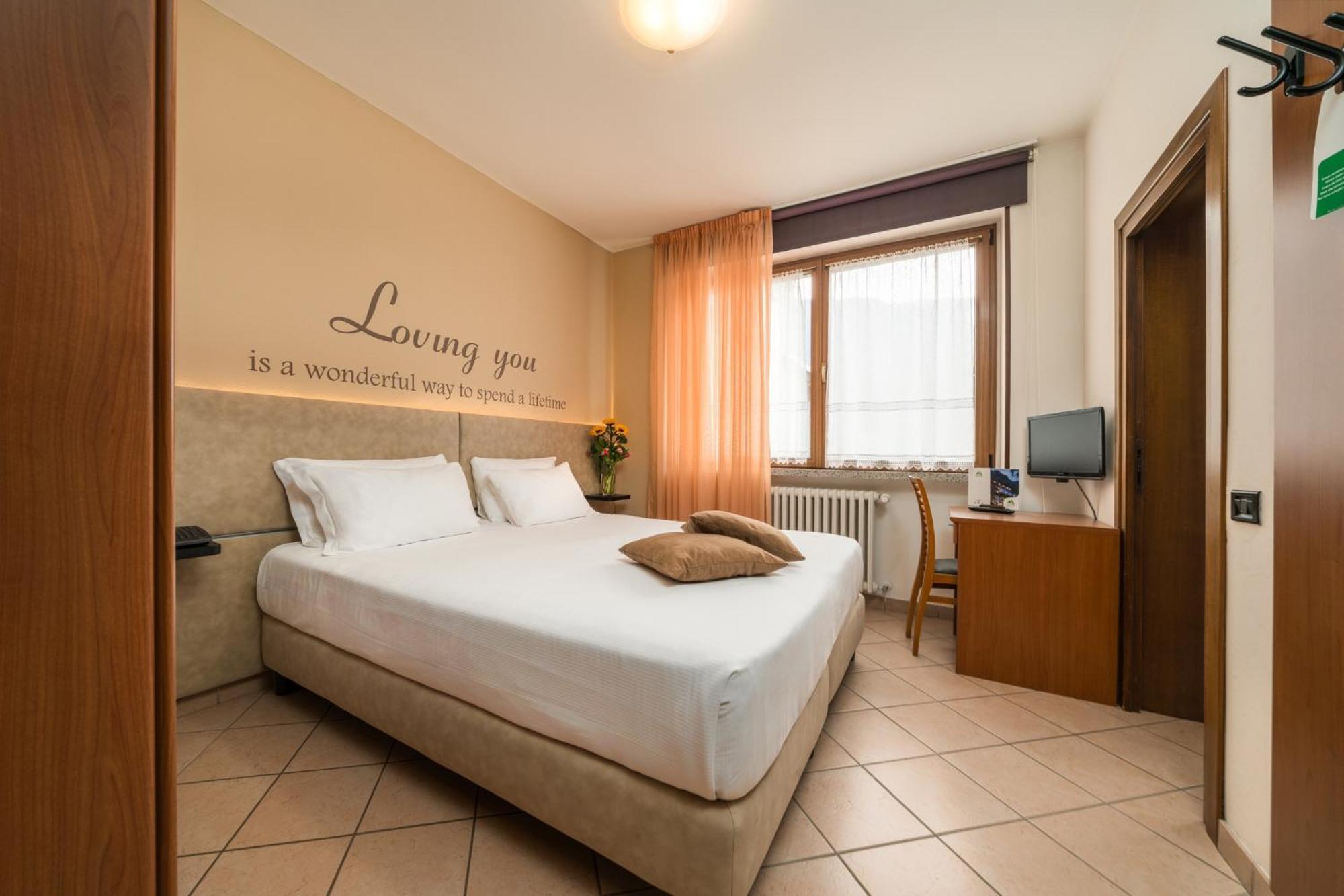 Hotel Oasi 3*